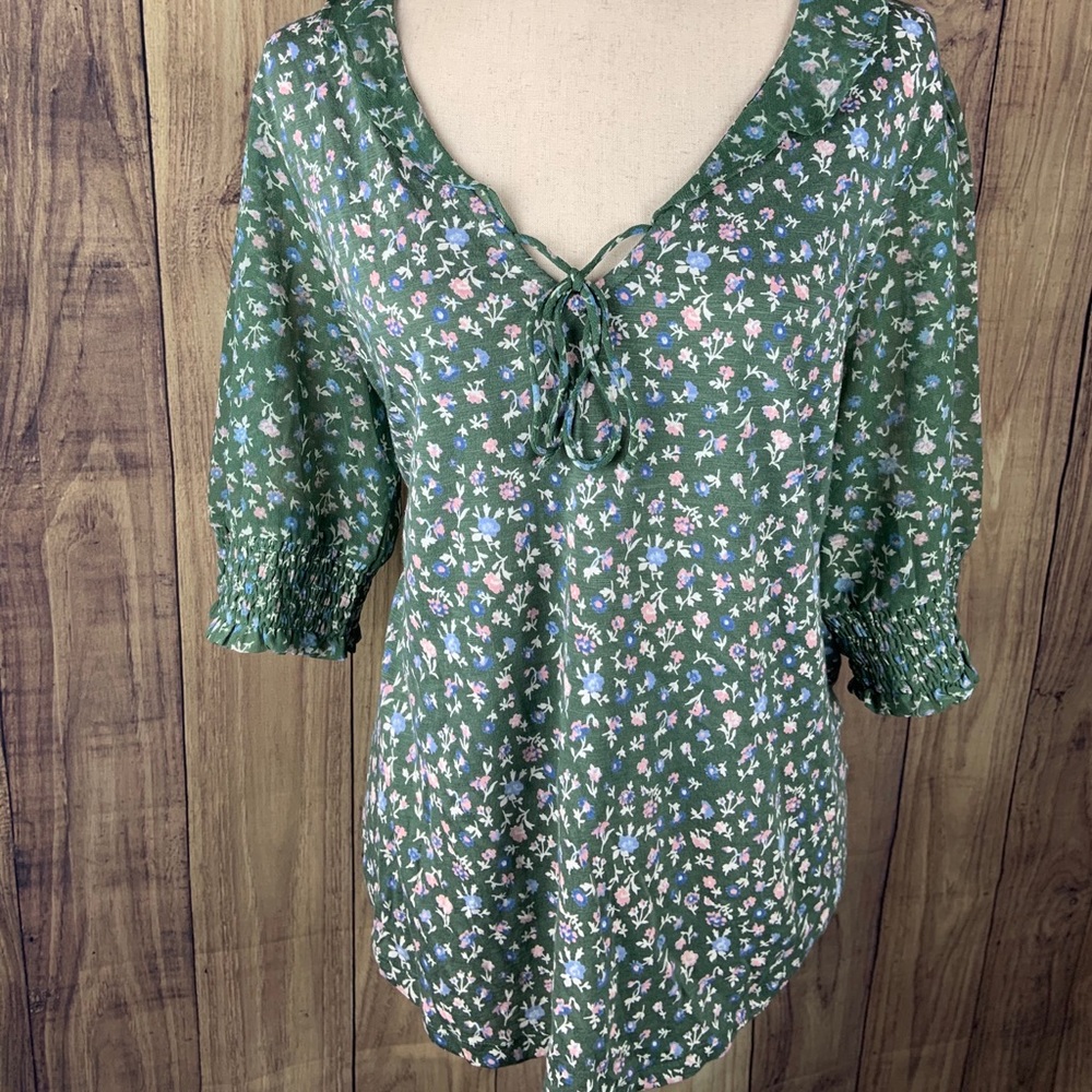 Lucky Brand V-Neck flutter top